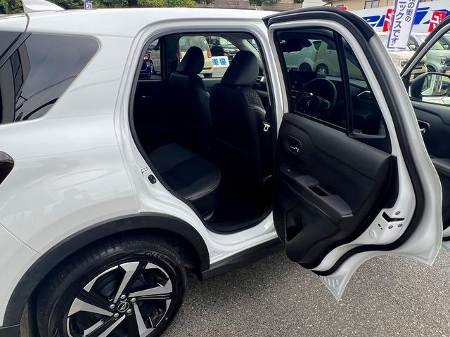 ロッキー プレミアムG HEV☆ディスプレイオーディオ☆試乗OK☆ ディスプレイオーディオ☆バックカメラ☆ハーフレザーシート☆前席シートヒーター☆LEDオートライト☆17AW☆スマートアシスト☆レーダークルーズC☆S-PDL☆電子パーキング☆電動格納ミラー☆試乗OK(38枚目)