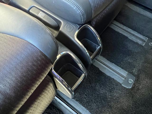 オデッセイ アブソルート・ＥＸ☆１０型ナビ☆全周囲Ｍ☆試乗ＯＫ☆　１オーナー☆純正１０インチナビ☆フリップダウンモニター☆パノラマビューモニター☆両側パワースライドドア☆パワーバックドア☆ハーフレザー☆ホンダセンシング☆ＢＳＭ☆ＥＴＣ２．０☆走行４．５万Ｋ☆試乗ＯＫ（27枚目）