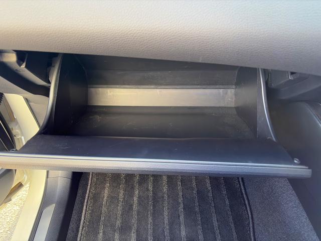 ハリアー エレガンス☆4WD☆エアロ☆9インチナビ☆Bカメラ☆試乗OK ワンオーナー☆4WD☆純正9インチナビ☆バックカメラ☆サンルーフ☆エアロ☆ハーフレザー☆LEDオートライト☆スマートキー☆セーフティセンス☆レーダークルーズ☆ETC☆18AW☆走行2.6万K☆試乗OK(14枚目)