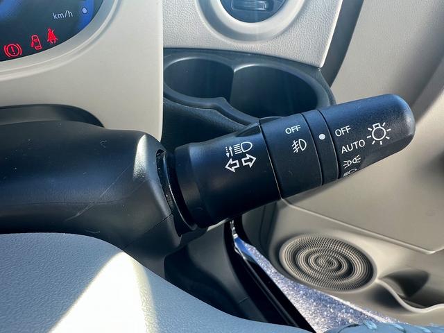 キューブ １５Ｘ　Ｖセレクション☆純正ＳＤナビ☆純正エアロ☆試乗ＯＫ☆　純正ＳＤナビ☆バックカメラ☆純正エアロ☆１５ＡＷ☆インテリジェントキー☆プッシュスタート☆アイドリングストップ☆ビルトインＥＴＣ☆前後ドライブレコーダー☆リアスライドシート☆走行４．９万Ｋ☆試乗ＯＫ（8枚目）