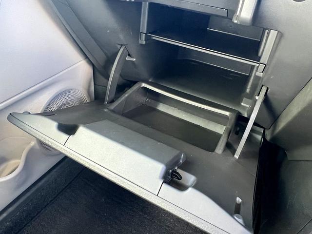 キューブ １５Ｘ　Ｖセレクション☆純正ＳＤナビ☆純正エアロ☆試乗ＯＫ☆　純正ＳＤナビ☆バックカメラ☆純正エアロ☆１５ＡＷ☆インテリジェントキー☆プッシュスタート☆アイドリングストップ☆ビルトインＥＴＣ☆前後ドライブレコーダー☆リアスライドシート☆走行４．９万Ｋ☆試乗ＯＫ（14枚目）