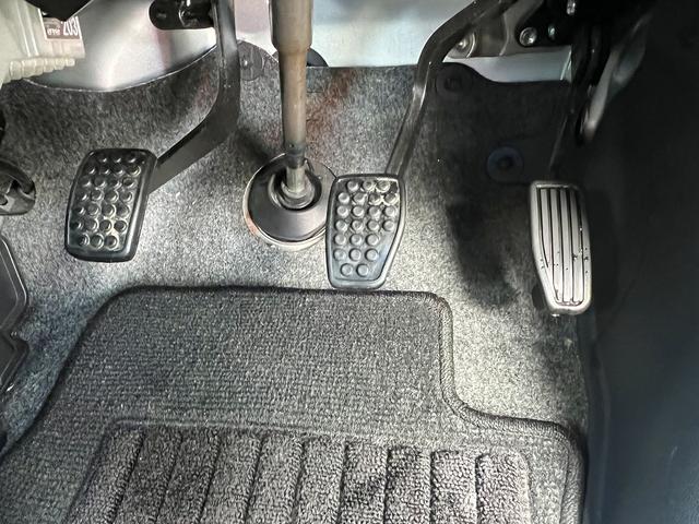 ハイゼットカーゴ クルーズターボＳＡＩＩＩ☆切替４ＷＤ☆キーレス☆試乗ＯＫ☆　切替４ＷＤ☆５速マニュアル☆スマートアシスト３☆純正メモリーナビ☆キーレス☆ＬＥＤオートライト☆ＬＥＤフォグ☆エコアイドル☆ヘッドシェルフ☆電格ミラー☆オートハイビーム☆ライトレベライザー☆試乗ＯＫ（18枚目）