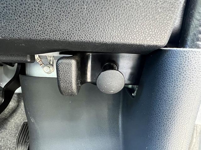 ハイゼットカーゴ クルーズターボＳＡＩＩＩ☆切替４ＷＤ☆キーレス☆試乗ＯＫ☆　切替４ＷＤ☆５速マニュアル☆スマートアシスト３☆純正メモリーナビ☆キーレス☆ＬＥＤオートライト☆ＬＥＤフォグ☆エコアイドル☆ヘッドシェルフ☆電格ミラー☆オートハイビーム☆ライトレベライザー☆試乗ＯＫ（28枚目）