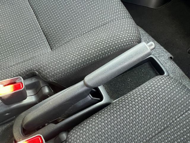 ハイゼットカーゴ クルーズターボＳＡＩＩＩ☆切替４ＷＤ☆キーレス☆試乗ＯＫ☆　切替４ＷＤ☆５速マニュアル☆スマートアシスト３☆純正メモリーナビ☆キーレス☆ＬＥＤオートライト☆ＬＥＤフォグ☆エコアイドル☆ヘッドシェルフ☆電格ミラー☆オートハイビーム☆ライトレベライザー☆試乗ＯＫ（32枚目）