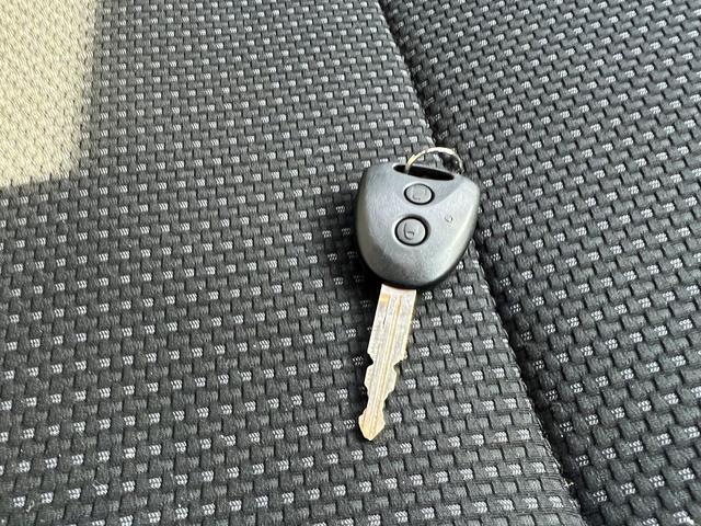 ハイゼットカーゴ クルーズターボＳＡＩＩＩ☆切替４ＷＤ☆キーレス☆試乗ＯＫ☆　切替４ＷＤ☆５速マニュアル☆スマートアシスト３☆純正メモリーナビ☆キーレス☆ＬＥＤオートライト☆ＬＥＤフォグ☆エコアイドル☆ヘッドシェルフ☆電格ミラー☆オートハイビーム☆ライトレベライザー☆試乗ＯＫ（34枚目）