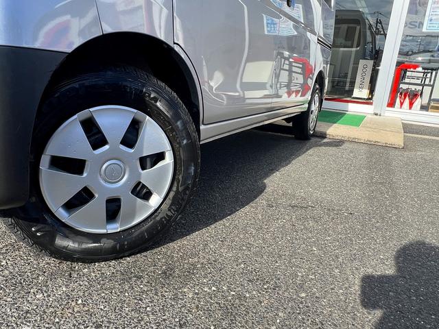 ハイゼットカーゴ クルーズターボＳＡＩＩＩ☆切替４ＷＤ☆キーレス☆試乗ＯＫ☆　切替４ＷＤ☆５速マニュアル☆スマートアシスト３☆純正メモリーナビ☆キーレス☆ＬＥＤオートライト☆ＬＥＤフォグ☆エコアイドル☆ヘッドシェルフ☆電格ミラー☆オートハイビーム☆ライトレベライザー☆試乗ＯＫ（47枚目）