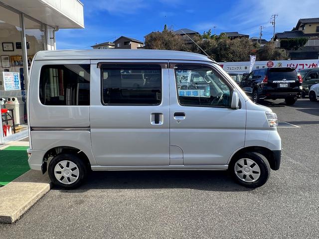 ハイゼットカーゴ クルーズターボＳＡＩＩＩ☆切替４ＷＤ☆キーレス☆試乗ＯＫ☆　切替４ＷＤ☆５速マニュアル☆スマートアシスト３☆純正メモリーナビ☆キーレス☆ＬＥＤオートライト☆ＬＥＤフォグ☆エコアイドル☆ヘッドシェルフ☆電格ミラー☆オートハイビーム☆ライトレベライザー☆試乗ＯＫ（52枚目）