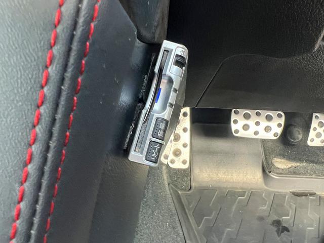 レヴォーグ １．６ＳＴＩスポーツアイサイト　ブラックセレクション　ワンオーナー☆９インチナビ☆サイド＆バックカメラ☆レカロ製ハーフレザーシート☆シートヒーター☆パワーシート☆ＬＥＤライト☆デジタルインナーミラー☆アイサイト☆ＢＳＭ☆１８ＡＷ☆走行４．９万Ｋ☆試乗ＯＫ（22枚目）