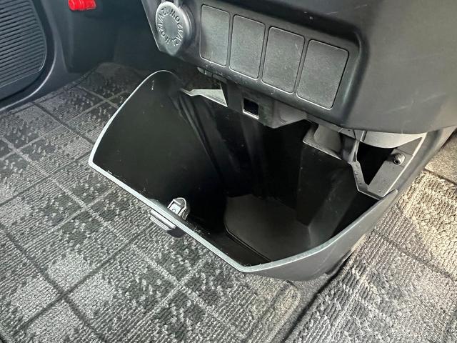 ルーミー カスタムＧ－Ｔ☆ＳＤナビ☆ターボ☆バックカメラ☆試乗ＯＫ☆　ターボ☆純正ＳＤナビ☆バックカメラ☆両側パワースライドドア☆ＬＥＤオートライト☆スマートキー☆アイドリングストップ☆１５ＡＷ☆ＥＴＣ☆スマートアシスト☆クルーズコントロール☆走行４．１万Ｋ☆試乗ＯＫ（31枚目）