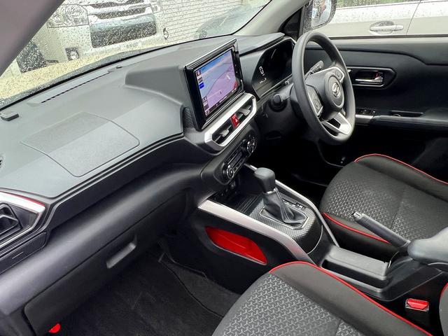 ロッキー Ｇ☆ＳＤナビ☆パノラマモニター☆シートヒーター☆試乗ＯＫ☆　純正９インチナビ☆パノラマモニター☆ＬＥＤオートライト☆スマートキー☆プッシュスタート☆前席シートヒーター☆スマートアシスト☆ＢＳＭ☆レーダークルーズＣ☆１７ＡＷ☆ＥＴＣ☆走行４．３万Ｋ☆試乗ＯＫ（65枚目）