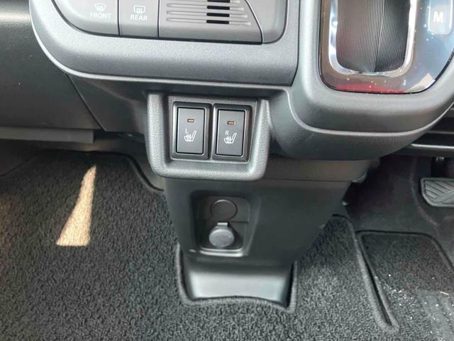 スペーシアギア ハイブリッドＸＺ　ターボ　純正９インチナビ　ＴＶ　全方位カメラ　両側電動スライドドア　レーダークルーズ　ステアリングヒーター　前席シートヒーター　サーキュレーター（6枚目）