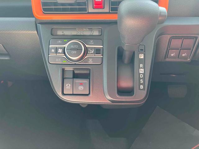 タント ファンクロス　両側電動スライドドア　９インチスマホ連携ディスプレイオーディオ　ＴＶ　衝突被害軽減システム　ＬＥＤヘッドランプ　スマートキー　アイドリングストップ　電動格納ミラー　シートヒーター（5枚目）