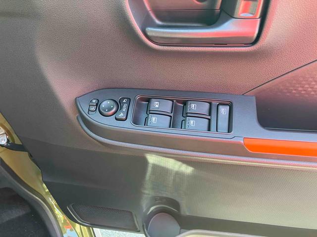 タント ファンクロス　両側電動スライドドア　９インチスマホ連携ディスプレイオーディオ　ＴＶ　衝突被害軽減システム　ＬＥＤヘッドランプ　スマートキー　アイドリングストップ　電動格納ミラー　シートヒーター（11枚目）