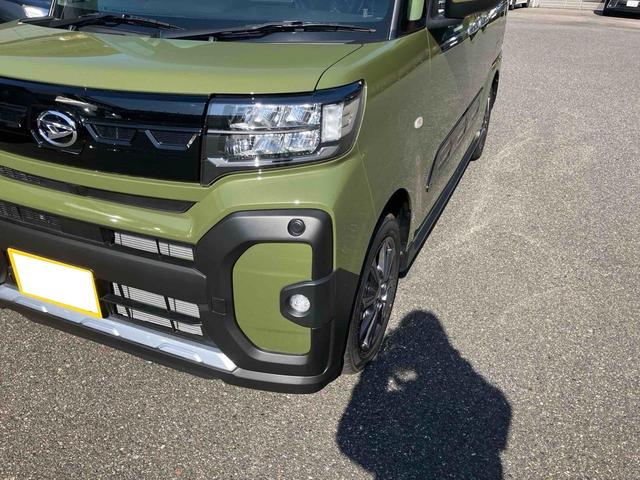 タント ファンクロス　両側電動スライドドア　９インチスマホ連携ディスプレイオーディオ　ＴＶ　衝突被害軽減システム　ＬＥＤヘッドランプ　スマートキー　アイドリングストップ　電動格納ミラー　シートヒーター（13枚目）