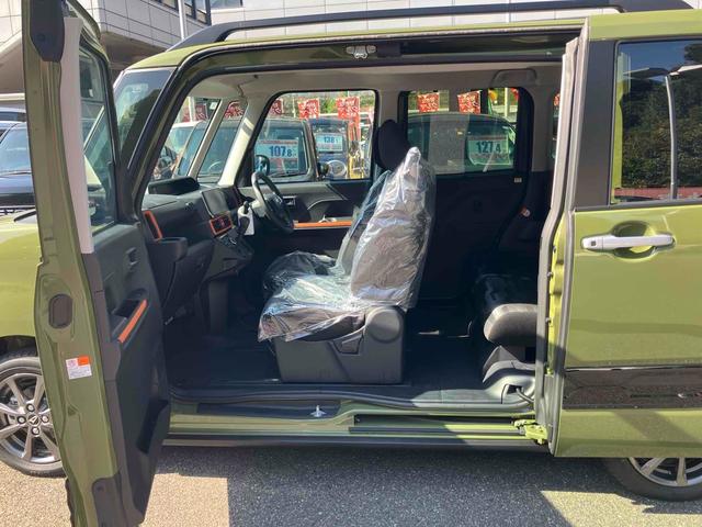 タント ファンクロス　両側電動スライドドア　９インチスマホ連携ディスプレイオーディオ　ＴＶ　衝突被害軽減システム　ＬＥＤヘッドランプ　スマートキー　アイドリングストップ　電動格納ミラー　シートヒーター（17枚目）