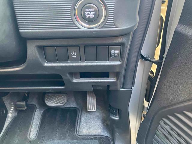 プッシュエンジンスタートシステム、エンジン始動・停止をワンタッチで行うことができます。
