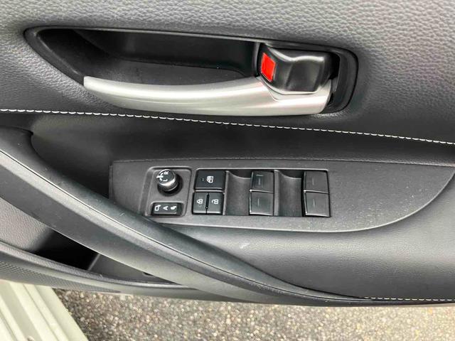 �p���[�E�B���h�E�̃X�C�b�`�ł���B�^�]�Ȃɋ��Ȃ��瑋���J���߂̃R���g���[���ł��܂���B