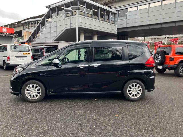 フリードハイブリッド ハイブリッド・クロスターホンダセンシング ETC バックカメラ ナビ TV オートクルーズコントロール レーンアシスト 衝突被害軽減システム 両側電動スライドドア LEDヘッドランプ スマートキー 電動格納ミラー シートヒーター 3列シート(17枚目)