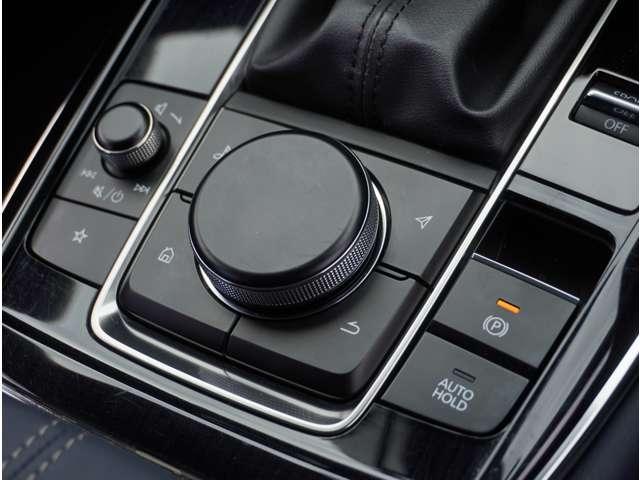 �y�R�}���_�[�X�C�b�`�z�e��ʂւ̃X�C�b�`����ƁA�R�}���_�[���삪�ł��܂��B�茳�����Ȃ��Ă��A�e��ʂɐ؂�ւ��邱�Ƃ��ł��܂��B