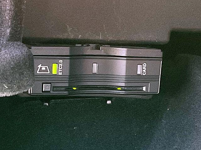 Ｂクラス Ｂ１８０　ＡＭＧライン　ＡＭＧレザーエクスクルーシブＰＫＧ　アドバンスドＰＫＧ　レーダーセーフティＰＫＧ　ナビゲーションＰＫＧ　パノラミックスライディングルーフ　アクティブパーキングアシスト　アダプティブハイビームアシスト（34枚目）