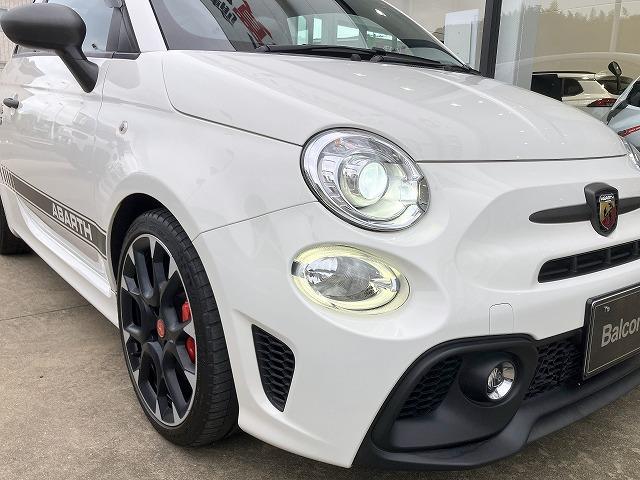 アバルト595 コンペティツィオーネ ABARTロゴ入Sabalt製革&アルカンターラコンビシート アルカンターラ貼メーターフード ツインデュアルマフラー Bremboレッドブレーキキャリパー KONI製FSDショックアブソーバー(22枚目)