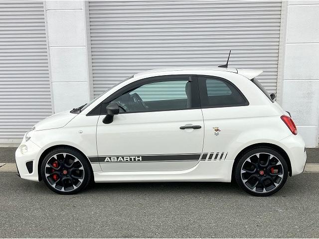 アバルト595 コンペティツィオーネ ABARTロゴ入Sabalt製革&アルカンターラコンビシート アルカンターラ貼メーターフード ツインデュアルマフラー Bremboレッドブレーキキャリパー KONI製FSDショックアブソーバー(25枚目)