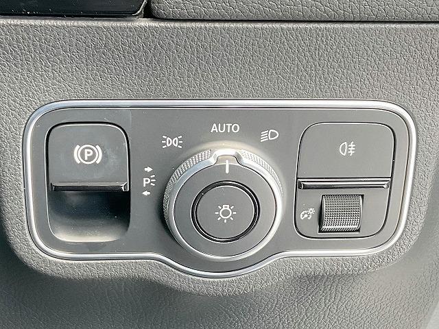 Ｂクラス Ｂ２００ｄ　ＡＭＧライン　レーダーセーフティＰＫＧ　ナビゲーションＰＫＧ　トラフィックサインアシスト　自動再発進機能　レーンチェンジアシスト　エマージェンシーストップアシスト　アダプティブハイビームアシストプラス（34枚目）