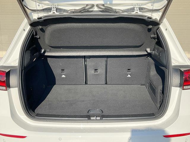 Ｂクラス Ｂ１８０　ＡＭＧライン　レーダーセーフティＰＫＧ　ナビゲーションＰＫＧ　アダプティブハイビームアシスト　ドライブアウェイアシスト　リアクロストラッフィクアラート　トラフィックサインアシスト　アクティブレーンチェンジアシスト（14枚目）