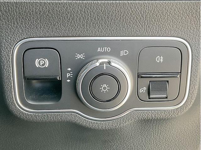 Ｂクラス Ｂ１８０　ＡＭＧライン　レーダーセーフティＰＫＧ　ナビゲーションＰＫＧ　アダプティブハイビームアシスト　ドライブアウェイアシスト　リアクロストラッフィクアラート　トラフィックサインアシスト　アクティブレーンチェンジアシスト（35枚目）