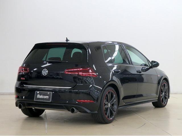 ゴルフＧＴＩ ダイナミック　特別仕様車　アクティブインフォディスプレイ　プリクラッシュブレーキシステム　渋滞時追従支援システム　ブラインドスポットディテクション　レーンキープアシストアシスト　リアトラフィックアラート（5枚目）