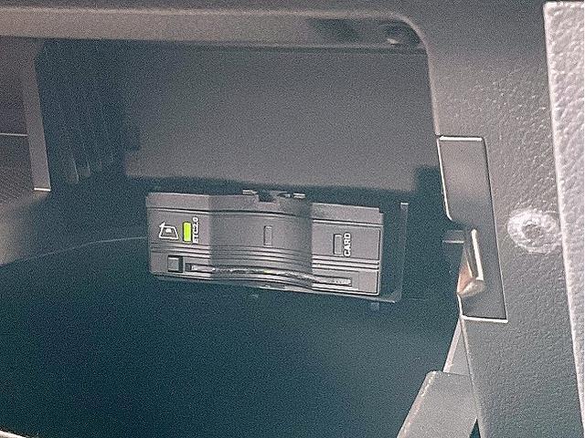 ＧＬＡクラス ＧＬＡ２００ｄ　４マチック　ＡＭＧライン　レーダーセーフティＰＫＧ　ディスタンスアシストディストロニック　レーンキーピングアシスト　アクティブブレーキアシスト　ブラインドスポットアシスト　渋滞時緊急ブレーキ機能　緊急回避補助システム（32枚目）