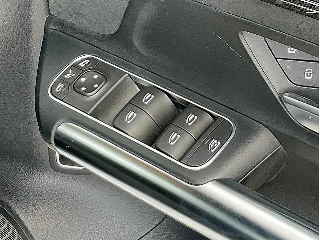 Bクラス B180 AMGライン レーダーセーフティPKG ナビゲーションPKG アダプティブハイビームアシスト ドライブアウェイアシスト リアクロストラッフィクアラート トラフィックサインアシスト アクティブレーンチェンジアシスト(37枚目)