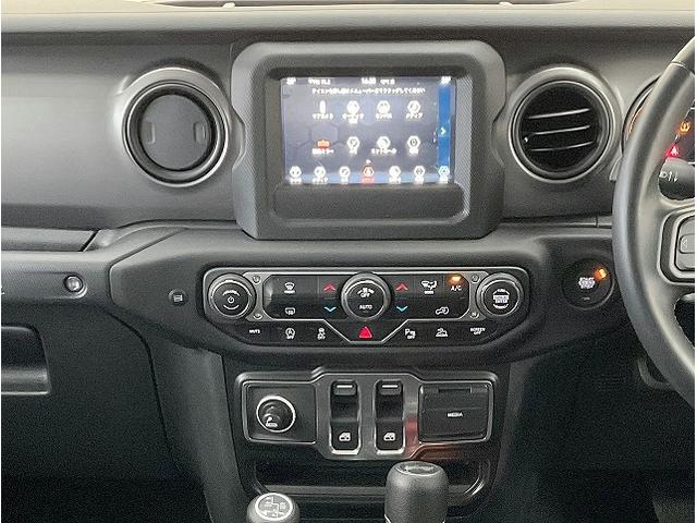 ジープ・ラングラー スポーツ ブラッハードトップ 7インチタッチパネルモニター アダプティブクルコン ブラインドスポットモニター リアクロスパスディテクション セレクトスピードTMコントロール フロント&サイド&バックカメラ(5枚目)