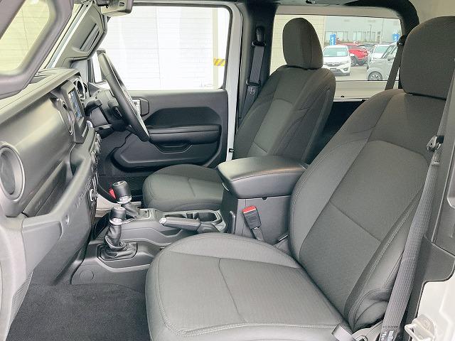 ジープ・ラングラー スポーツ ブラッハードトップ 7インチタッチパネルモニター アダプティブクルコン ブラインドスポットモニター リアクロスパスディテクション セレクトスピードTMコントロール フロント&サイド&バックカメラ(6枚目)