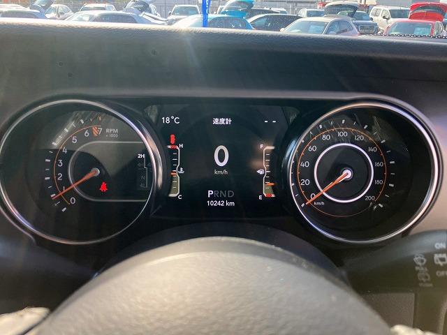 ジープ・ラングラー スポーツ ブラッハードトップ 7インチタッチパネルモニター アダプティブクルコン ブラインドスポットモニター リアクロスパスディテクション セレクトスピードTMコントロール フロント&サイド&バックカメラ(28枚目)