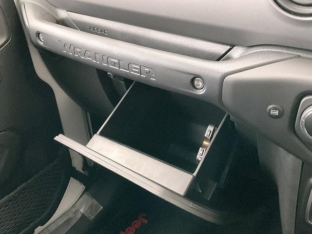 ジープ・ラングラー スポーツ ブラッハードトップ 7インチタッチパネルモニター アダプティブクルコン ブラインドスポットモニター リアクロスパスディテクション セレクトスピードTMコントロール フロント&サイド&バックカメラ(31枚目)