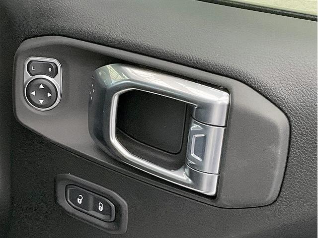 ジープ・ラングラー スポーツ ブラッハードトップ 7インチタッチパネルモニター アダプティブクルコン ブラインドスポットモニター リアクロスパスディテクション セレクトスピードTMコントロール フロント&サイド&バックカメラ(37枚目)