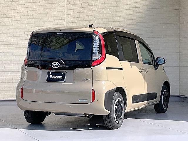 シエンタ ハイブリッドＺ　セーフティセンス　コンフォートＰＫＧ　トヨタチームメイト　サーキュレーター　パーキングサポートブレーキ　ブラインドスポットモニター　パノラミックビューモニター　レーダークルーズコントロール（3枚目）