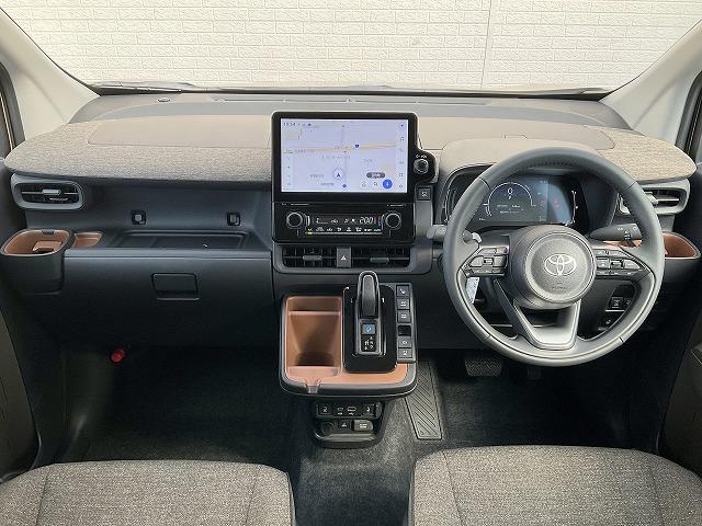 シエンタ ハイブリッドＺ　セーフティセンス　コンフォートＰＫＧ　トヨタチームメイト　サーキュレーター　パーキングサポートブレーキ　ブラインドスポットモニター　パノラミックビューモニター　レーダークルーズコントロール（4枚目）
