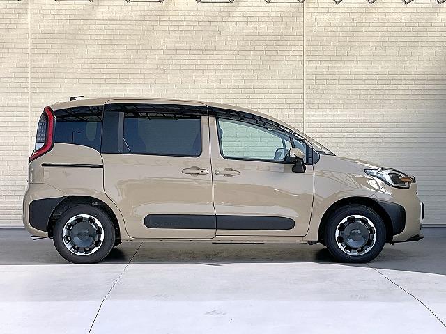 シエンタ ハイブリッドＺ　セーフティセンス　コンフォートＰＫＧ　トヨタチームメイト　サーキュレーター　パーキングサポートブレーキ　ブラインドスポットモニター　パノラミックビューモニター　レーダークルーズコントロール（18枚目）