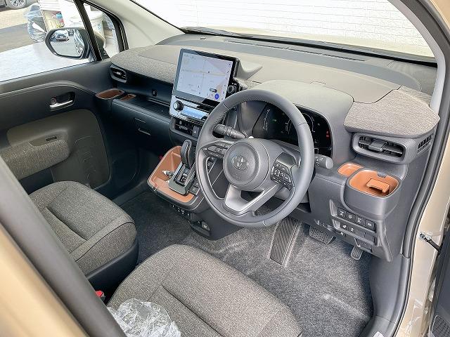 シエンタ ハイブリッドＺ　セーフティセンス　コンフォートＰＫＧ　トヨタチームメイト　サーキュレーター　パーキングサポートブレーキ　ブラインドスポットモニター　パノラミックビューモニター　レーダークルーズコントロール（27枚目）