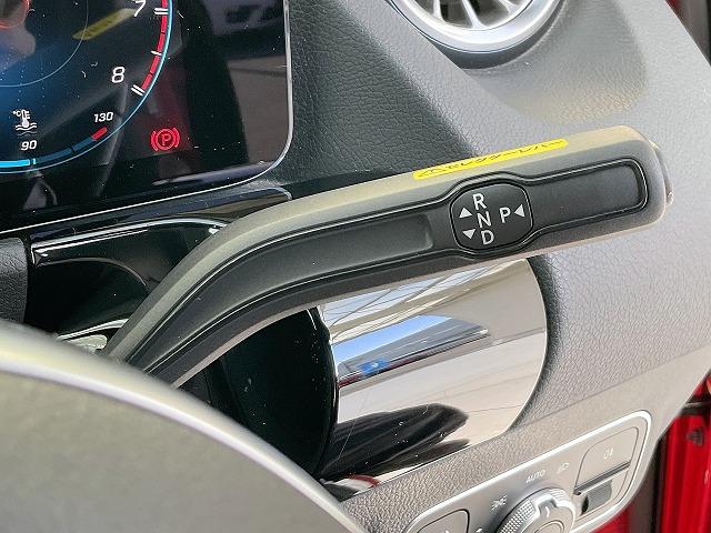 ■パドルシフト付きのシフト／バイ・ワイヤシステム「ダイレクト・セレクト」／ＡＭＧスピードシフトＤＣＴ８速デュアルクラッチトランスミッション！