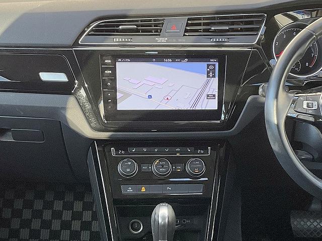 ゴルフトゥーラン TSI ハイライン デスカバープロ レーンキープアシスト 渋滞時追従支援システム レンーンチェンジアシスト リアトラフィックアラート 歩行者検知機能付プリクラッシュブレーキシステム アダプティブクルーズコントロール(5枚目)