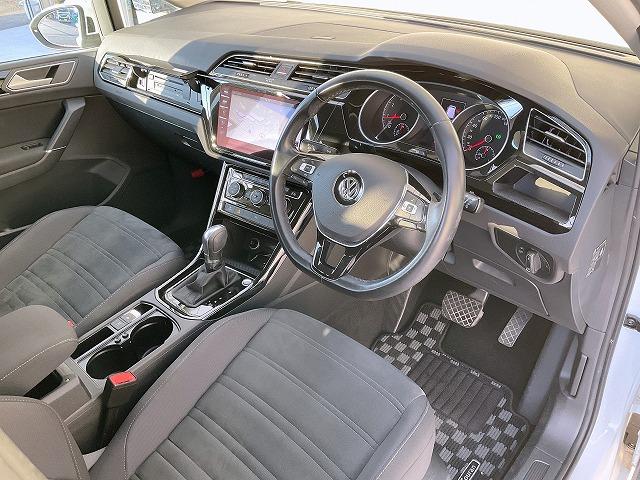 ゴルフトゥーラン TSI ハイライン デスカバープロ レーンキープアシスト 渋滞時追従支援システム レンーンチェンジアシスト リアトラフィックアラート 歩行者検知機能付プリクラッシュブレーキシステム アダプティブクルーズコントロール(27枚目)