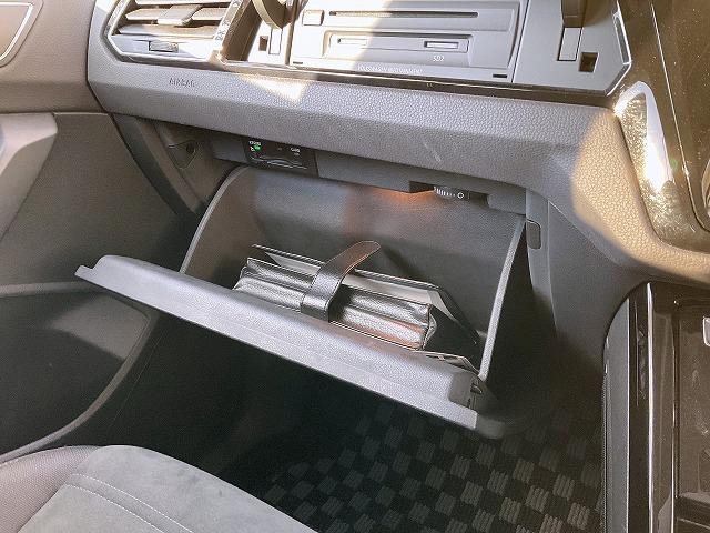 ゴルフトゥーラン TSI ハイライン デスカバープロ レーンキープアシスト 渋滞時追従支援システム レンーンチェンジアシスト リアトラフィックアラート 歩行者検知機能付プリクラッシュブレーキシステム アダプティブクルーズコントロール(33枚目)