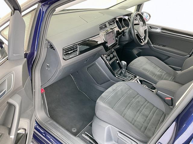 ゴルフトゥーラン ＴＳＩ　ハイライン　デスカバープロ　レーンキープアシスト　プロアクティブオキュパントプロテクション　渋滞時追従支援システム　歩行者検知機能付プリクラッシュブレーキシステム　アダプティブクルコン　ドライビングプロファイル（28枚目）