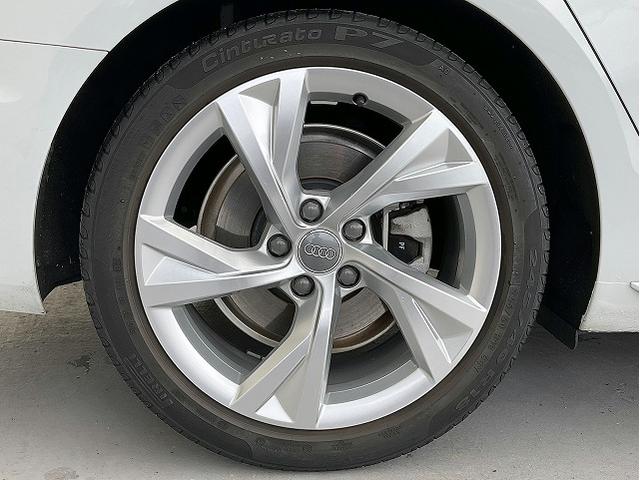 Ａ４アバント ３５ＴＦＳＩ　Ｓライン　パークアシストＰＫＧ　プレセンスシティ　プレセンスリア　アダプティブクルーズコントロール　アクティブレーンアシスト　サイドアシスト　バーチャルコクピットプラス　スポーツサスペンション　パワーバックドア（7枚目）