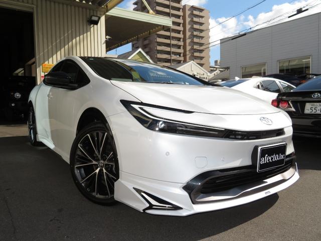 プリウス Ｚ　１２．３ディスプレイオーディオＰＬＵＳ　パノラミックビューモニター　パノラマルーフ　デジタルインナーミラー　前後ドラレコ　ＢＳＭ　パワーバックドア　合皮パワーシート　モデリスタエアロ　登録済未使用車（3枚目）