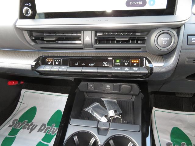 プリウス Ｚ　１２．３ディスプレイオーディオＰＬＵＳ　パノラミックビューモニター　パノラマルーフ　デジタルインナーミラー　前後ドラレコ　ＢＳＭ　パワーバックドア　合皮パワーシート　モデリスタエアロ　登録済未使用車（49枚目）