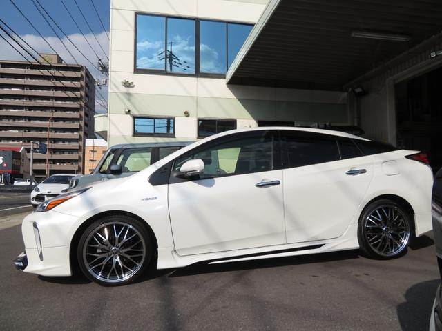 プリウス Sツーリングセレクション 純正9型SDナビ フルセグTV DVDビデオ CD録音 Bluetooth パノラミックビューモニター 合成皮革シート モデリスタアイコニックエアロ 外19インチアルミ セーフティセンス ドラレコ(8枚目)